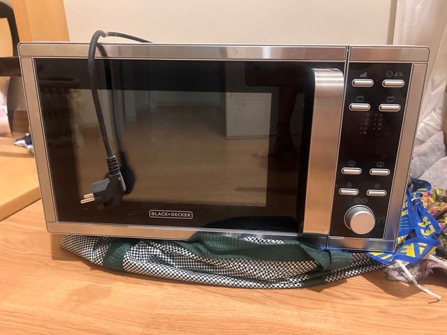 Black & Decker Microondas modelo BXMZ901E, gris pl