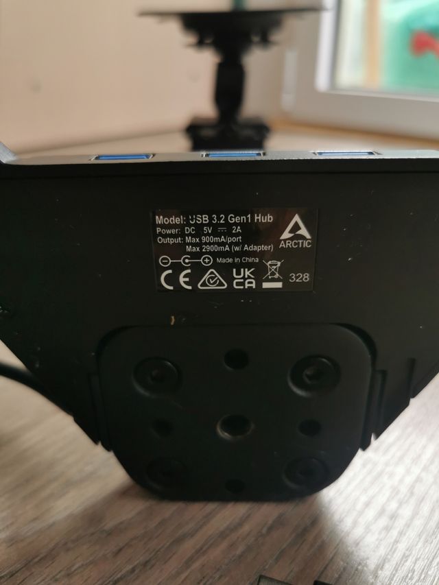 Soporte triple monitor Arctic