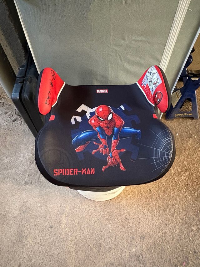 Elevador asiento coche diseño Spiderman