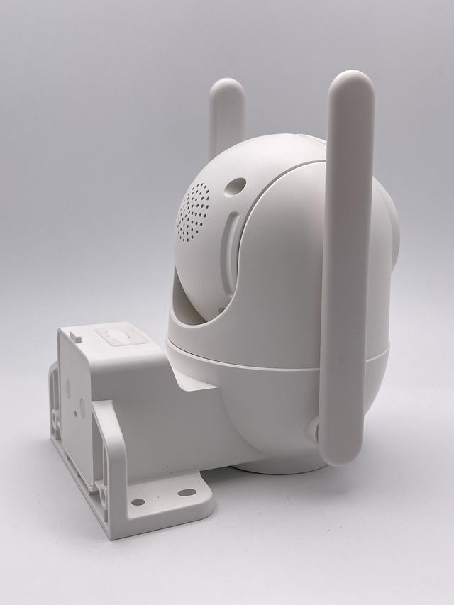 CAMARA DE SEGURIDAD CON PLACA SOLAR PEEIPM UB6 * A ESTRENAR*