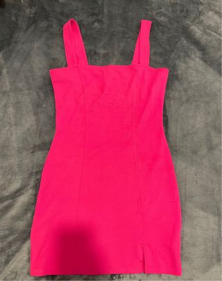 Vestido rosa ajustado