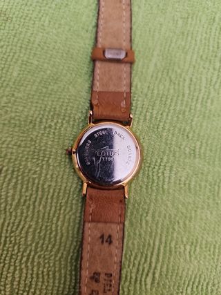 Reloj Lotus mujer dorado