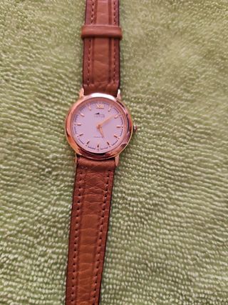 Reloj Lotus mujer dorado