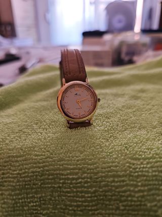Reloj Lotus mujer dorado