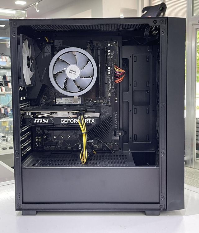 TORRE GAMING AMD RYZEN 5 4500 / 32GB RAM / 1TB SSD / RTX 4050 8 GB + CABLE