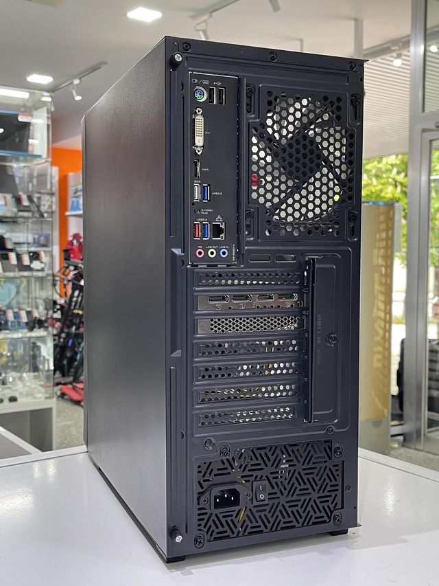 TORRE GAMING AMD RYZEN 5 4500 / 32GB RAM / 1TB SSD / RTX 4050 8 GB + CABLE