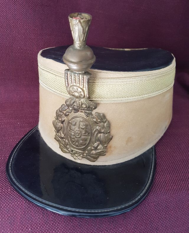 gorra militar de estilo histórico