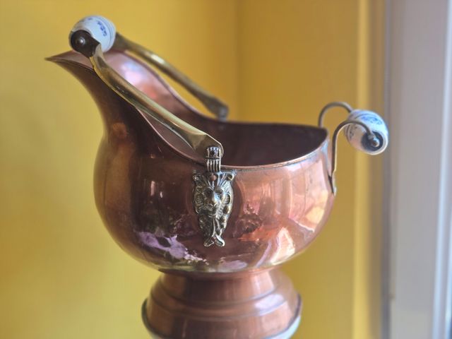 Jarra cobre, porcelana, vintage