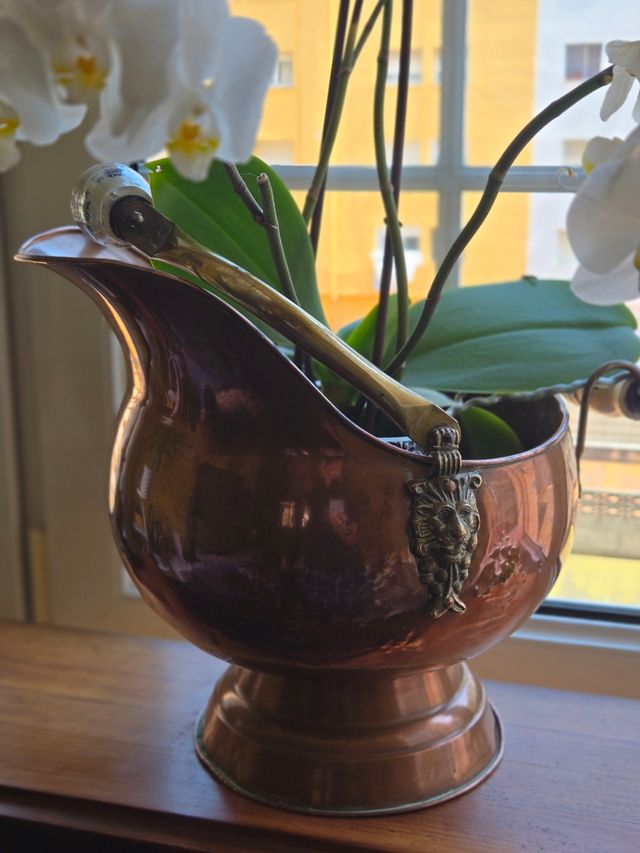 Jarra cobre, porcelana, vintage