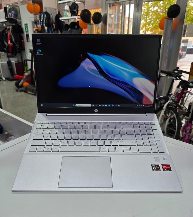 PORTATIL HP PAVILION 15-EH (2023) RYZEN 7-7730U / 16GB / 512GB SSD / AMD RADEON GRAPHICS + CABLE