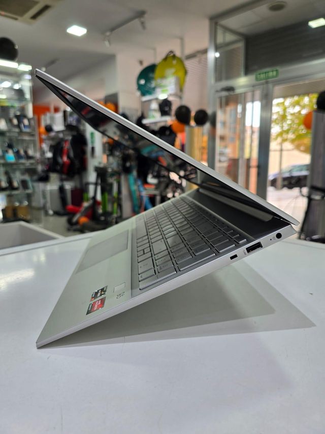 PORTATIL HP PAVILION 15-EH (2023) RYZEN 7-7730U / 16GB / 512GB SSD / AMD RADEON GRAPHICS + CABLE