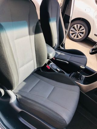 HYUNDAI i30 1.6 CRDi GLS 6v Garantia