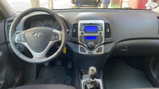HYUNDAI i30 1.6 CRDi GLS 6v Garantia