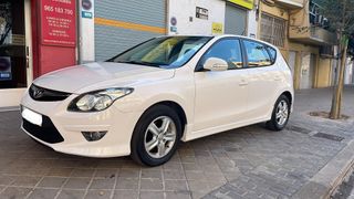 HYUNDAI i30 1.6 CRDi GLS 6v Garantia