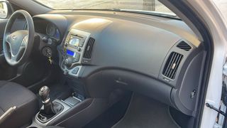 HYUNDAI i30 1.6 CRDi GLS 6v Garantia