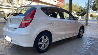 HYUNDAI i30 1.6 CRDi GLS 6v Garantia