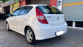 HYUNDAI i30 1.6 CRDi GLS 6v Garantia