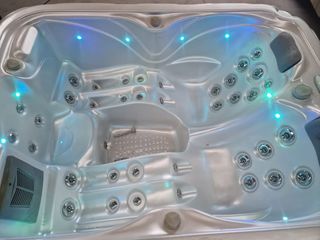JACUZZI + GARANTIA + TAPA + ESCALERA + INSTALACIÓN