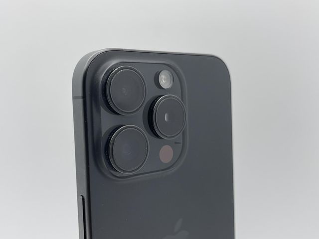 IPHONE 15 PRO 128GB SALUD DE BATERIA 89% NEGRO + CABLE