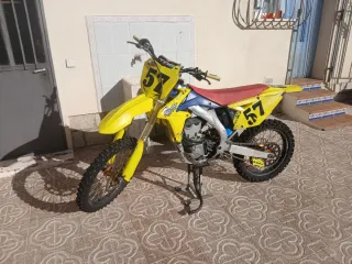 Suzuki RMZ 450 2010 Motocross