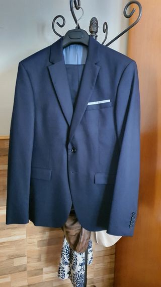 Traje azul hombre 