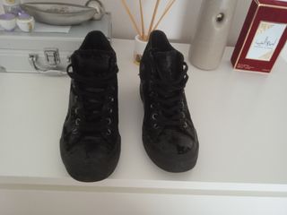 Converse negras plataforma