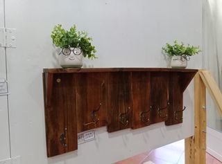 Perchero rústico de madera - 6 ganchos