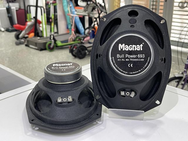 ALTAVOCES DE COCHE MAGNAT BULL POWER 693