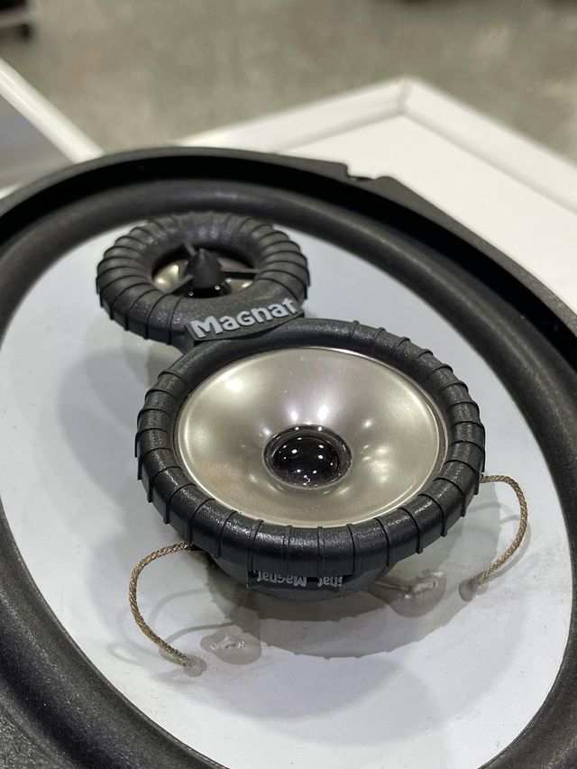 ALTAVOCES DE COCHE MAGNAT BULL POWER 693