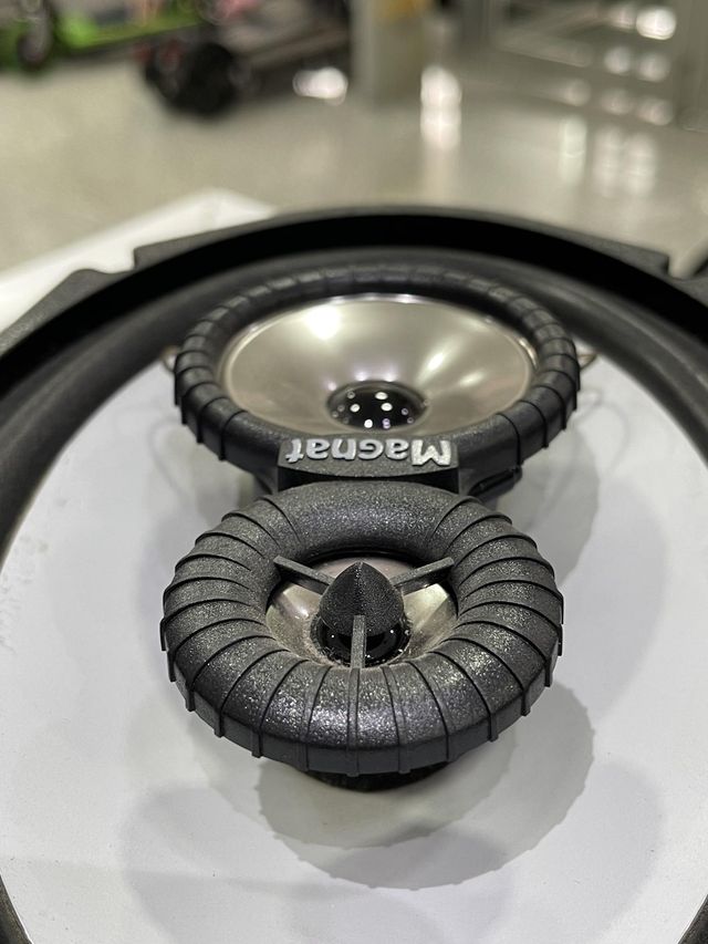 ALTAVOCES DE COCHE MAGNAT BULL POWER 693