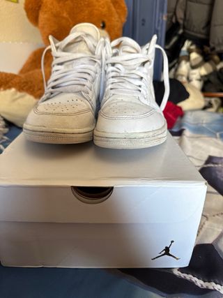 Air Jordan 1 Mid - Blancas - 40.5
