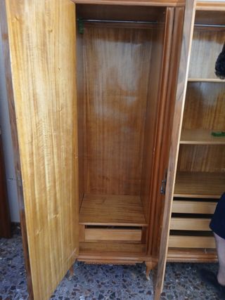 Armario madera antiguo