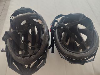 Dos cascos bici: Bell y Crivit