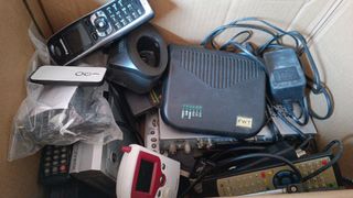 Electrónica variada: 2 teléfonos, TDT...lote 15€