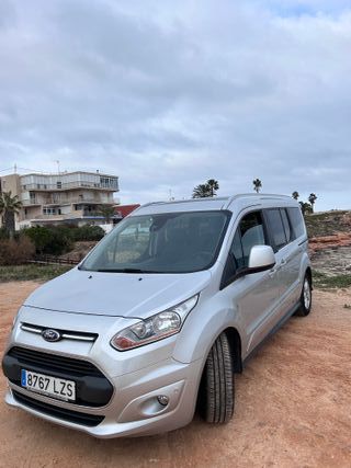 Se vende coche con 7 plazas en muy buen estado. To