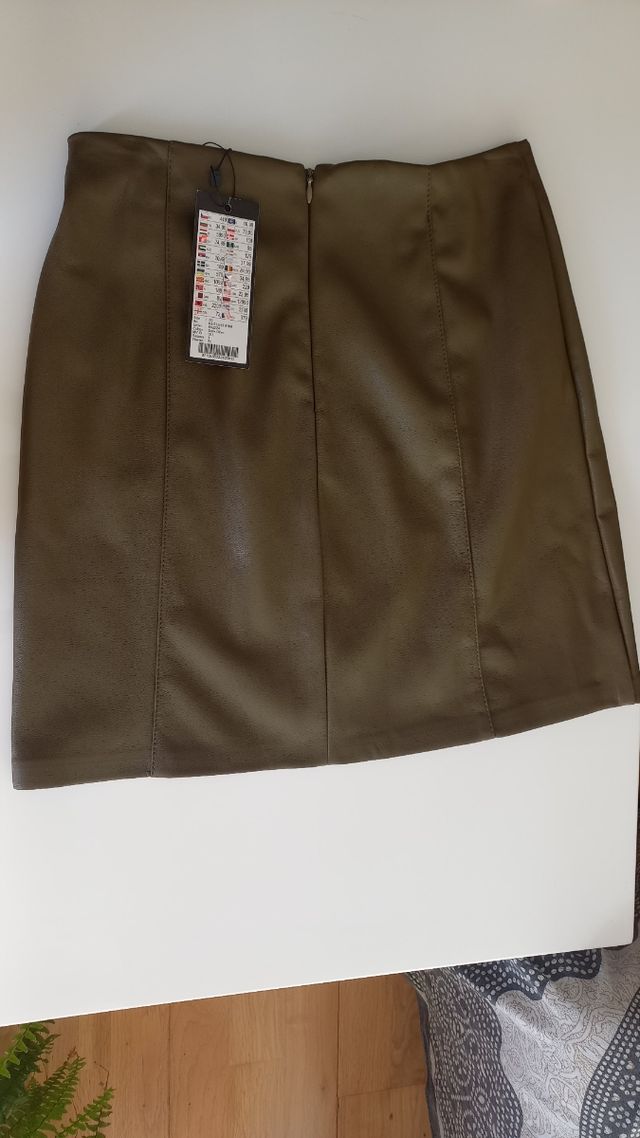 Falda AMISU polipiel verde - NUEVA