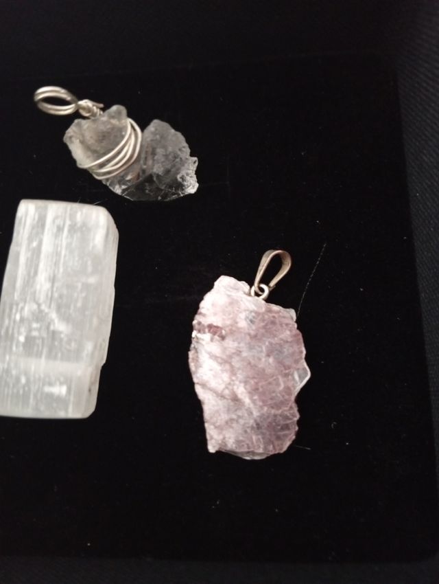 Colgante lepidolita.Urge