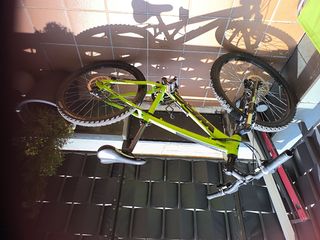 Bicicleta WRC niño, verde, frenos de disco