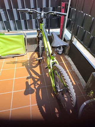 Bicicleta WRC niño, verde, frenos de disco