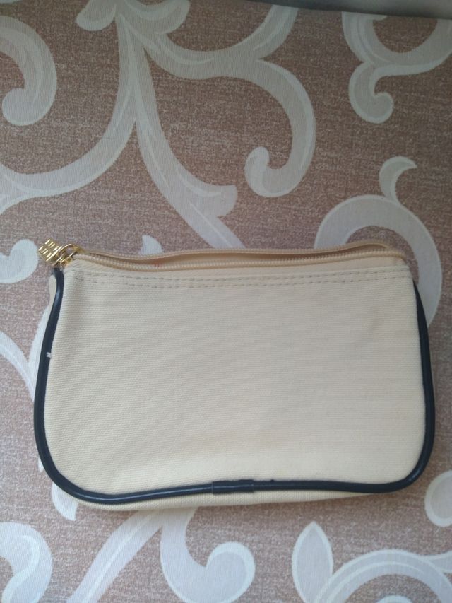 Bolso Cosmético Beige y Negro