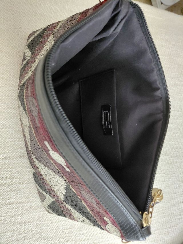 Bolso fiesta lentejuelas negro y fucsia