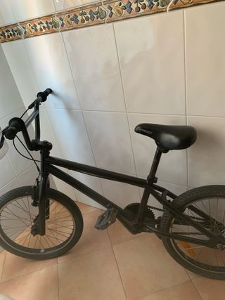 bicicleta bmx negra