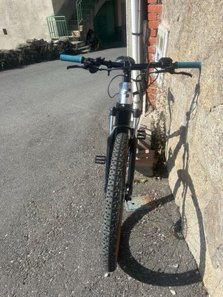 Bicicletta elettrica Cube React