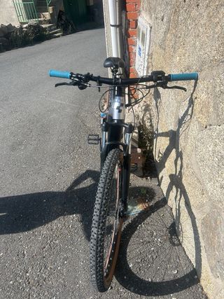 Bicicletta elettrica Cube React