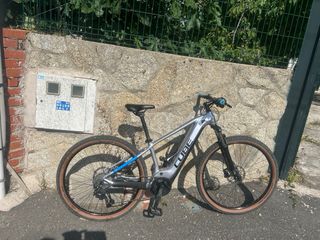 Bicicletta elettrica Cube React