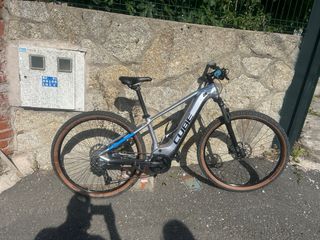 Bicicletta elettrica Cube React
