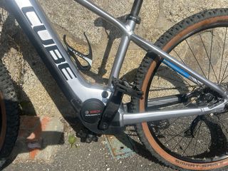 Bicicletta elettrica Cube React