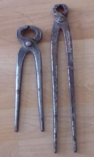 2 Tenazas antiguas