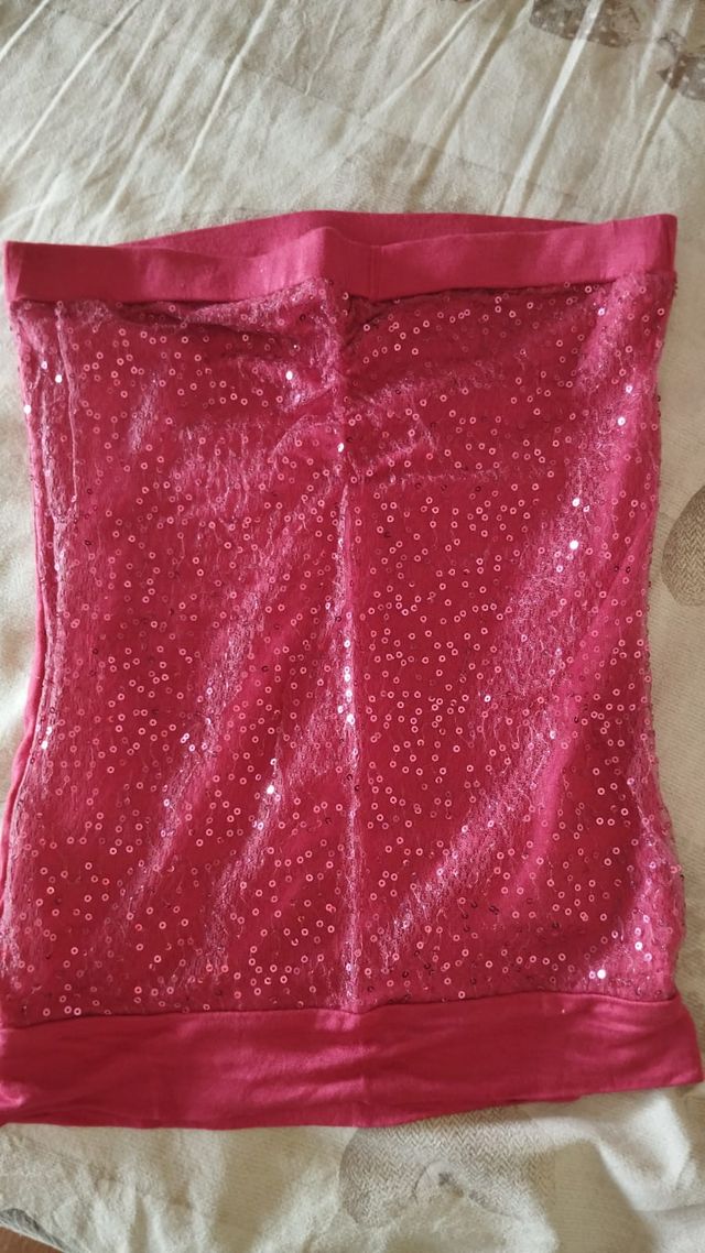 Top rosa shocking senza spalline con paillettes