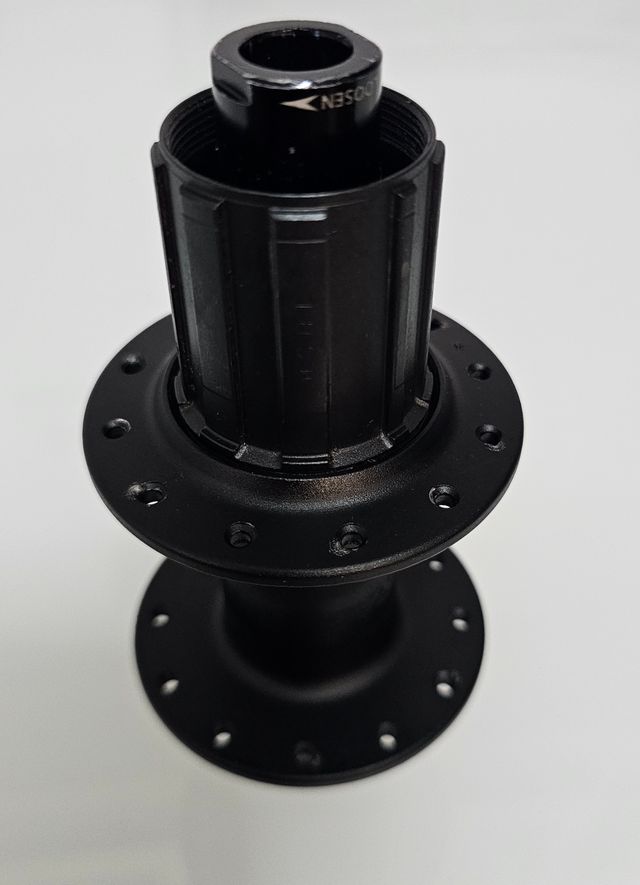 Buje trasero Bontrager 12x142 Crta.